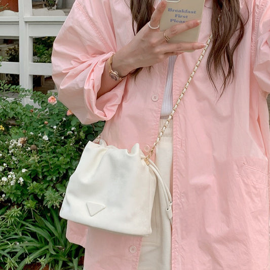 日韓流行 | 今年流行小包女2024新款夏天時尚抽帶單肩包百搭鏈條斜挎水桶包「9330#」24.04-1